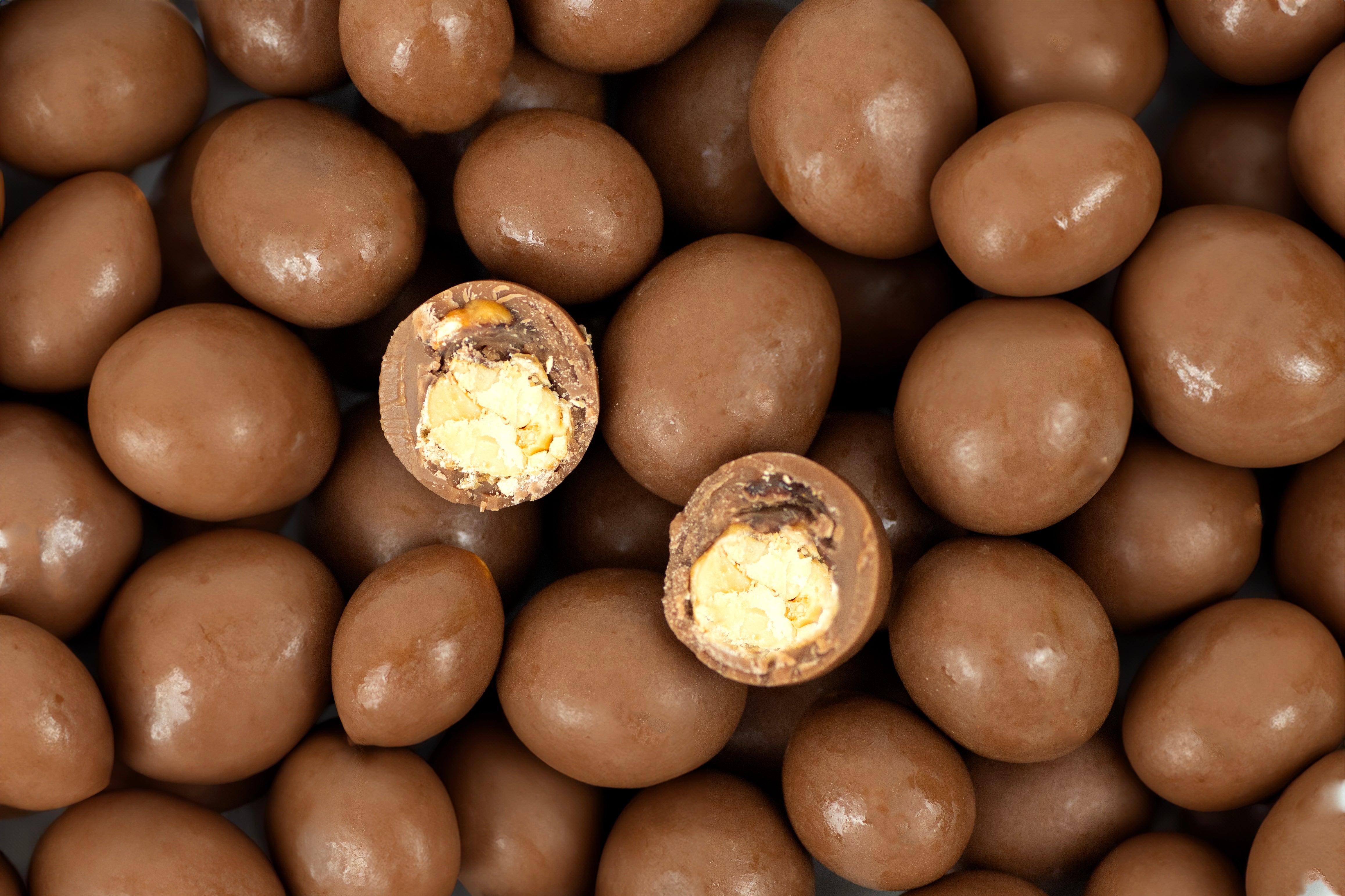 Image of Peanuts in Milk Chocolate